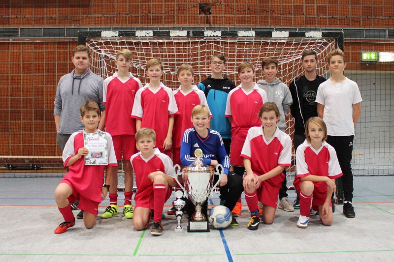 Schnelle Schüsse, spannende Spiele und ein strahlendes Siegerteam