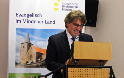 Die Synode des Evangelischen Kirchenkreises Minden tagte zum Thema Finanzen und ruft mit einer offiziellen Stellungnahme zum Impfen auf