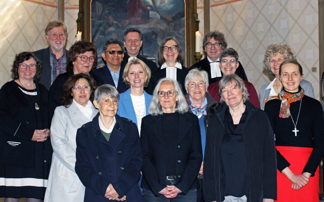 Einführungsgottesdienst:  Zwölf neue ehrenamtliche Seelsorgerinnen für die Klinik- und Altenheimseelsorge im Kirchenkreis Minden