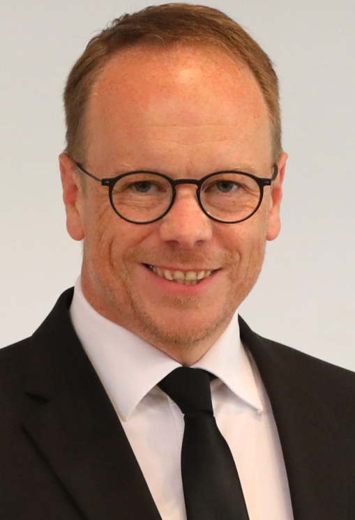 Priester Oliver Rütten